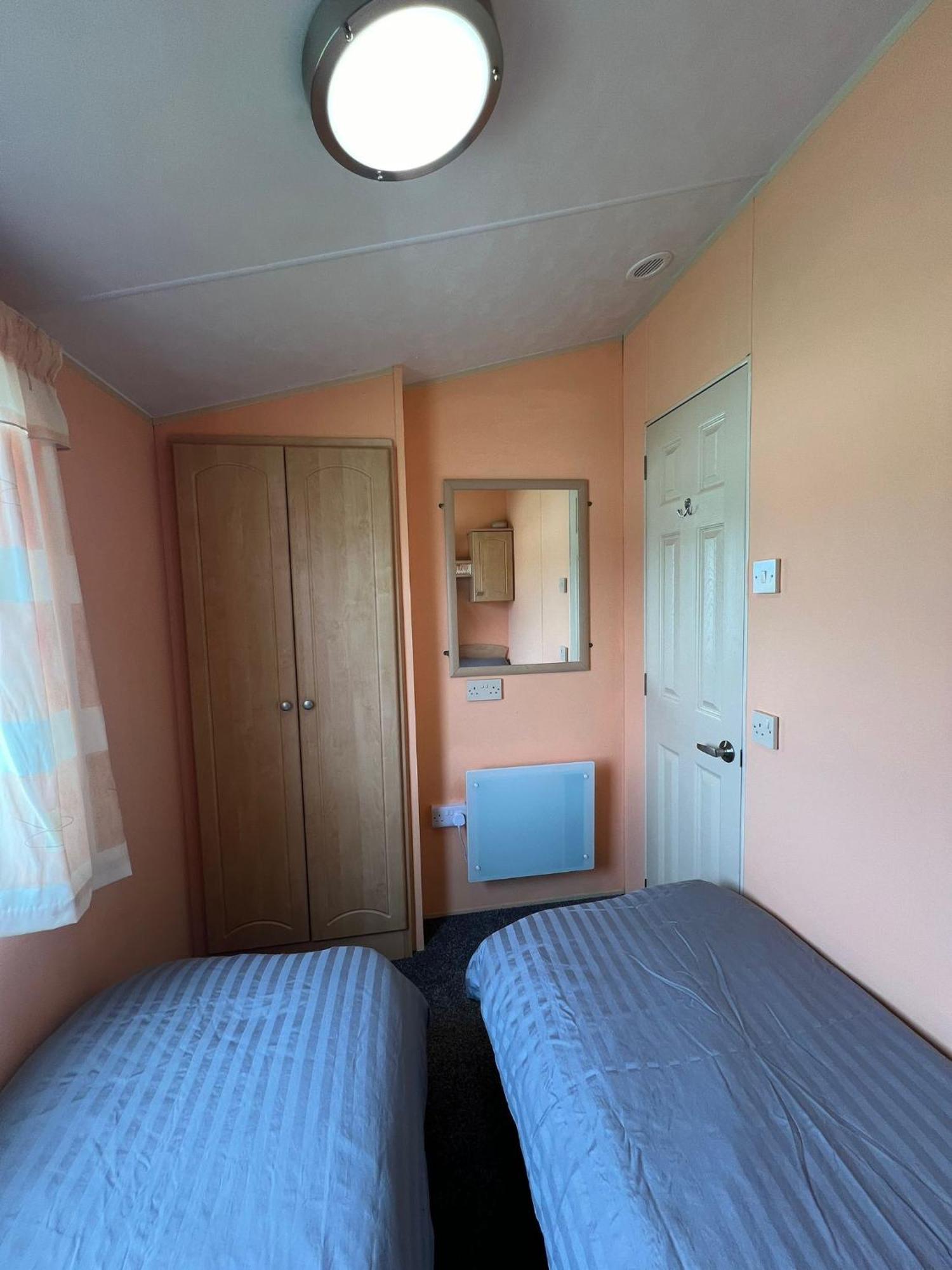 Light And Airy 2 Bedroom Mobile Home Aberystwyth Bagian luar foto